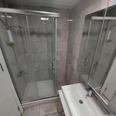 شقة عصرية مع تراس تطل على المدينة 6 Modern With A Terrace And View Apartamento Estambul
