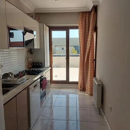 شقة عصرية مع تراس تطل على المدينة 6 Modern With A Terrace And View Apartamento Estambul