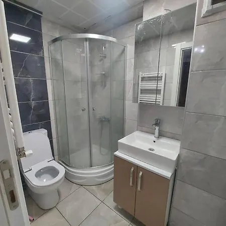 شقة عصرية مع تراس تطل على المدينة 6 Modern With A Terrace And View *